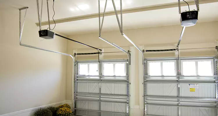 Residential Emergency Garage Door Repair in Dania Beach, FL